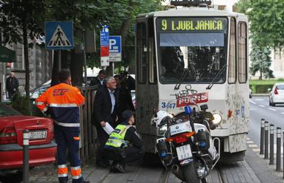 Maturanticu udario tramvaj, hitno je prevezli u KB Dubrava
