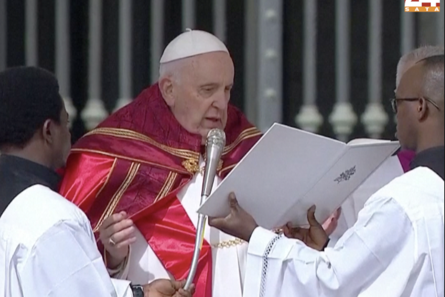 Nakon izlaska iz bolnice: Papa će predvoditi misu na Cvjetnicu