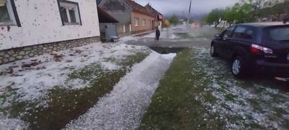 Fotogalerija užasa: Pogledajte što je tuča napravila kućama u mjestu na istoku Hrvatske!