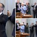 Čovjek je baš sretan: Pogledajte kako je Frka-Petešić reagirao na govor Plenkovića i dugi aplauz