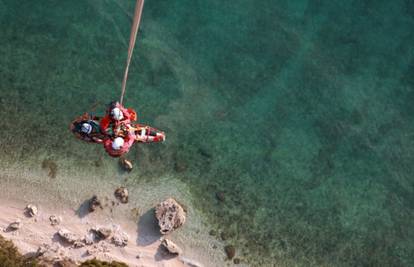 Visjeli nad provalijom, GSS i vojska spasili ih helikopterom