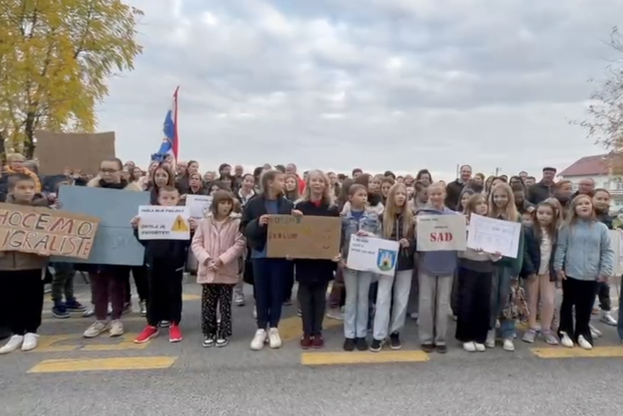 Zagreb: Roditelji OŠ Dragonožec organizirali novi mirni prosvjed