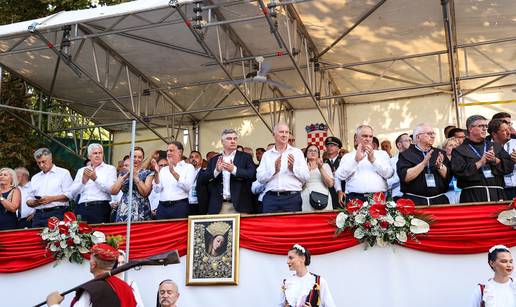 FOTO Pogledajte tko je sve od politi&ccaron;ara stigao na Sinjsku alku