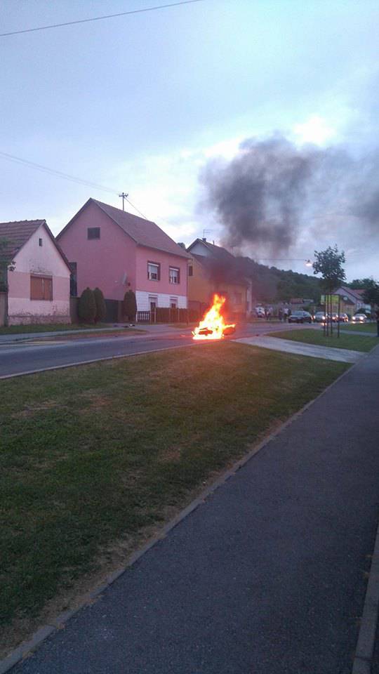 Motocikl je planuo i izgorio, vozača su prevezli u bolnicu