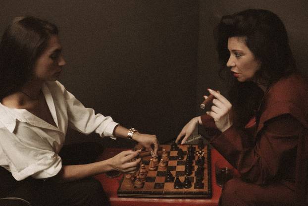 Povratak pred objektive: Ovako danas izgleda Aleksandra Grdić