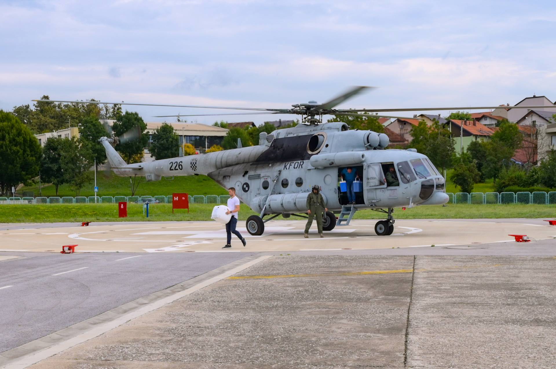 Vojni helikopter letio iz Zagreba u Osijek po srce: 'Sve naše zadaće su od posebne važnosti'