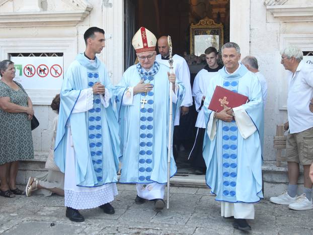 Vrpolje: Svetu misu povodom blagdana Velike Gospe predvodio je biskup šibenski Tomislav Rogić