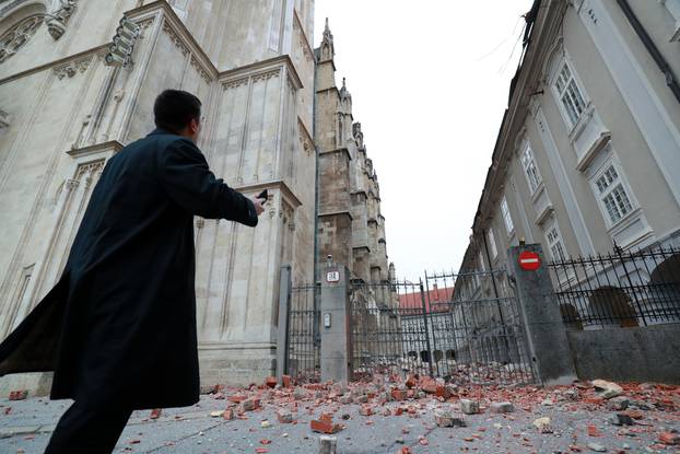 Zagreb: Potes magnitude 5,3 stupnja oštetio Zagrebačku katedralu