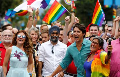 Trudeau i predstavnici svih stranaka bili na gay prideu