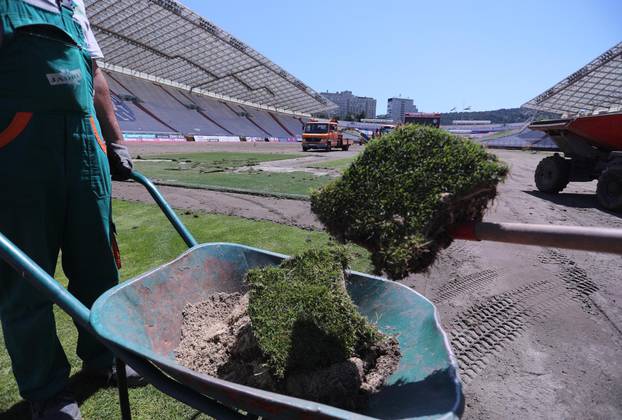 Split: Izmjena travnjaka na stadionu Poljud