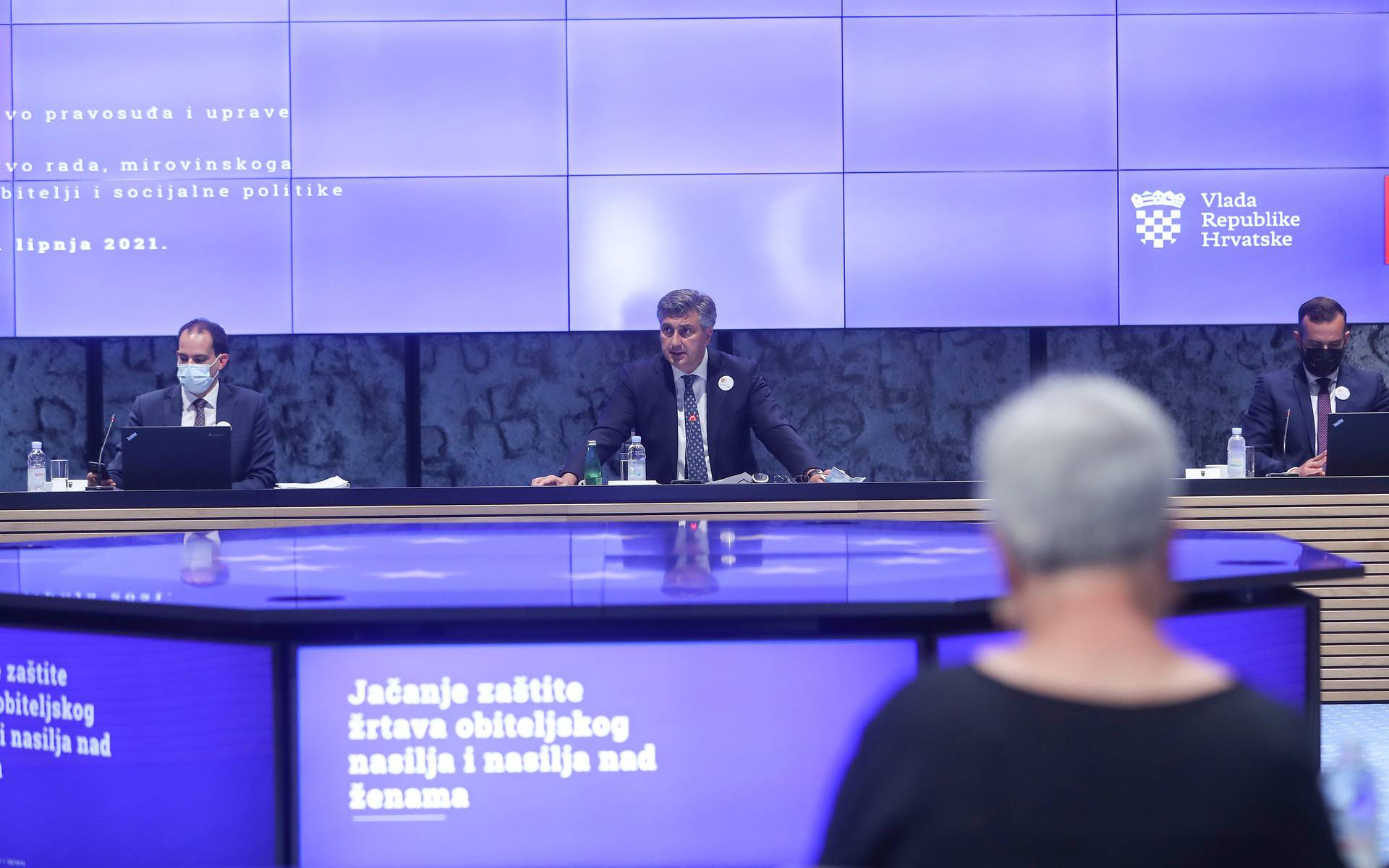 Plenković s predstavnicima udruga koje brinu o žrtvama i prevenciji nasilja