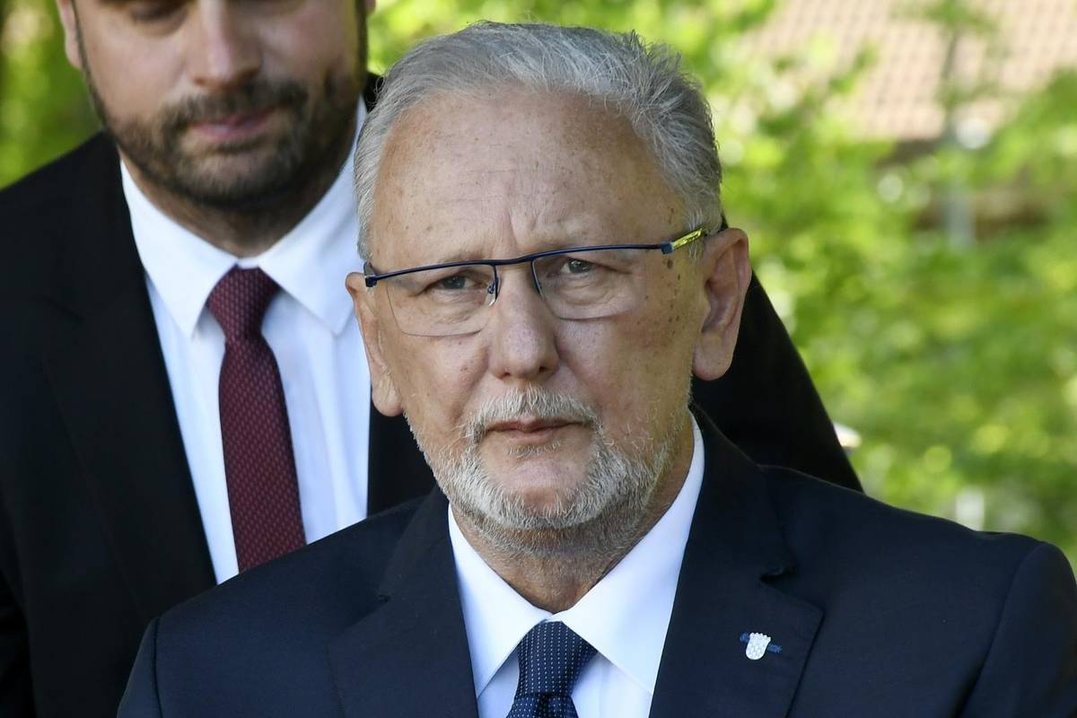 Božinović najavio nove mjere za Jadran: 'Ograničavamo svadbe, sportska natjecanja, skupove...'