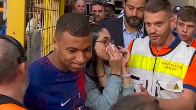 VIDEO Mbappé navijačici razbio nos pa oduševio lijepom gestom