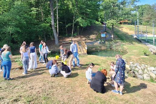 Ova &scaron;kola ima najljep&scaron;i &scaron;kolski vrt, a osmislili su ga i uredili u&ccaron;enici uz pomo&cacute; svojih u&ccaron;itelja