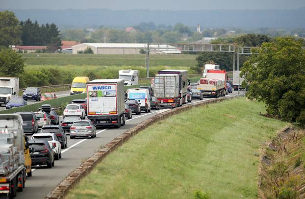 Zagreb: Gužva na obilaznici zbog prometne nesreće
