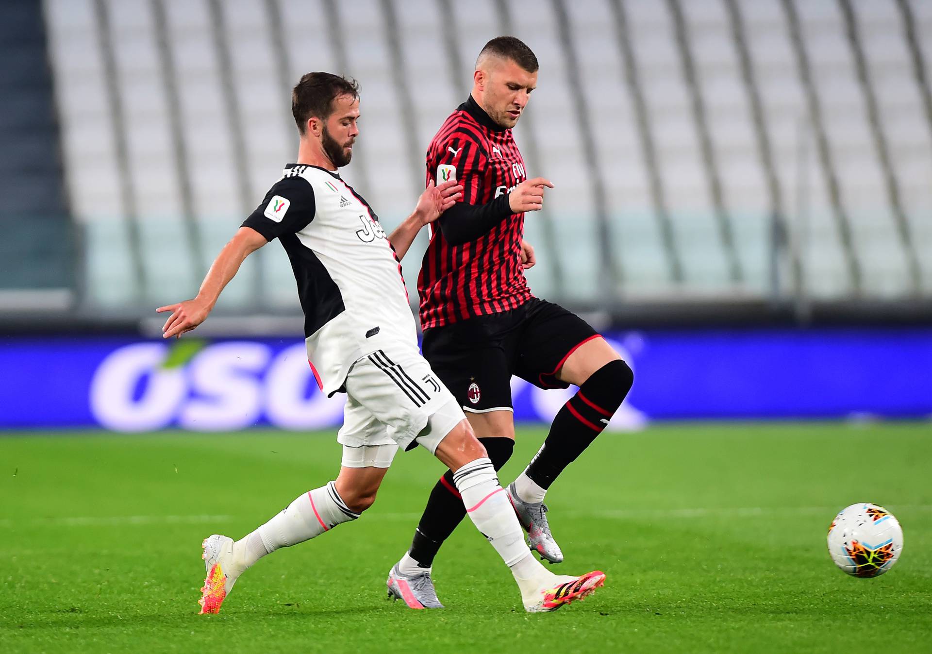 Coppa Italia Semi Final Second Leg - Juventus v AC Milan