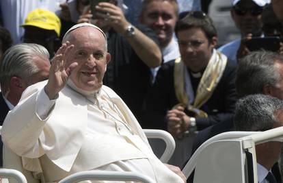 Papa Franjo navršio 87 godina, na proslavi i cirkuska predstava