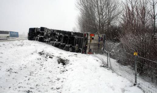 Zbog brze je vožnje izletio kamionom s autoceste A3