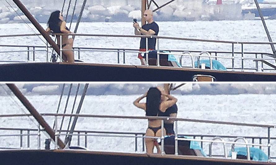 Nije mu lako: Jeff Bezos fotkao fatalnu Lauren, a ona pozirala u mini bikiniju pa pokazala guzu