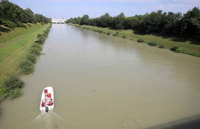 Pronašli i izvukli vozilo koje je sletjelo u Dravu kod Varaždina