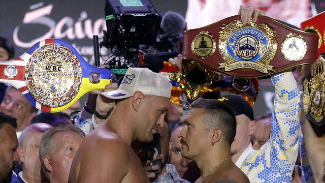 Tyson Fury v Oleksandr Usyk - Weigh-in