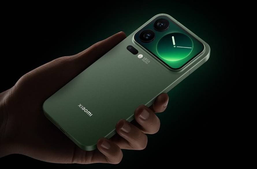 Kakav iPhone... 17 Pro Max iz Xiaomija ima dodatni ekran kraj kamera i divovsku bateriju