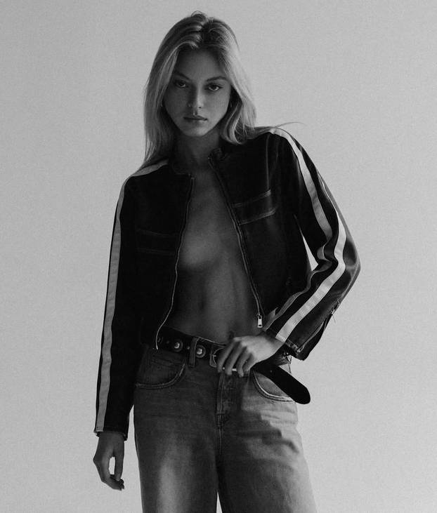 FOTO Nova djevojka Orlanda Blooma voli se fotkati u tangama: Evo kako joj stoje...