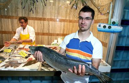 Masterchef Šime Sušić obilazi otoke kajakom i kuha hrvatsko