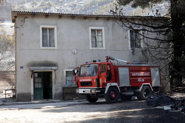 24sata Omiš: Požarom oštećena kuća u kojoj je sniman film "Trešete"