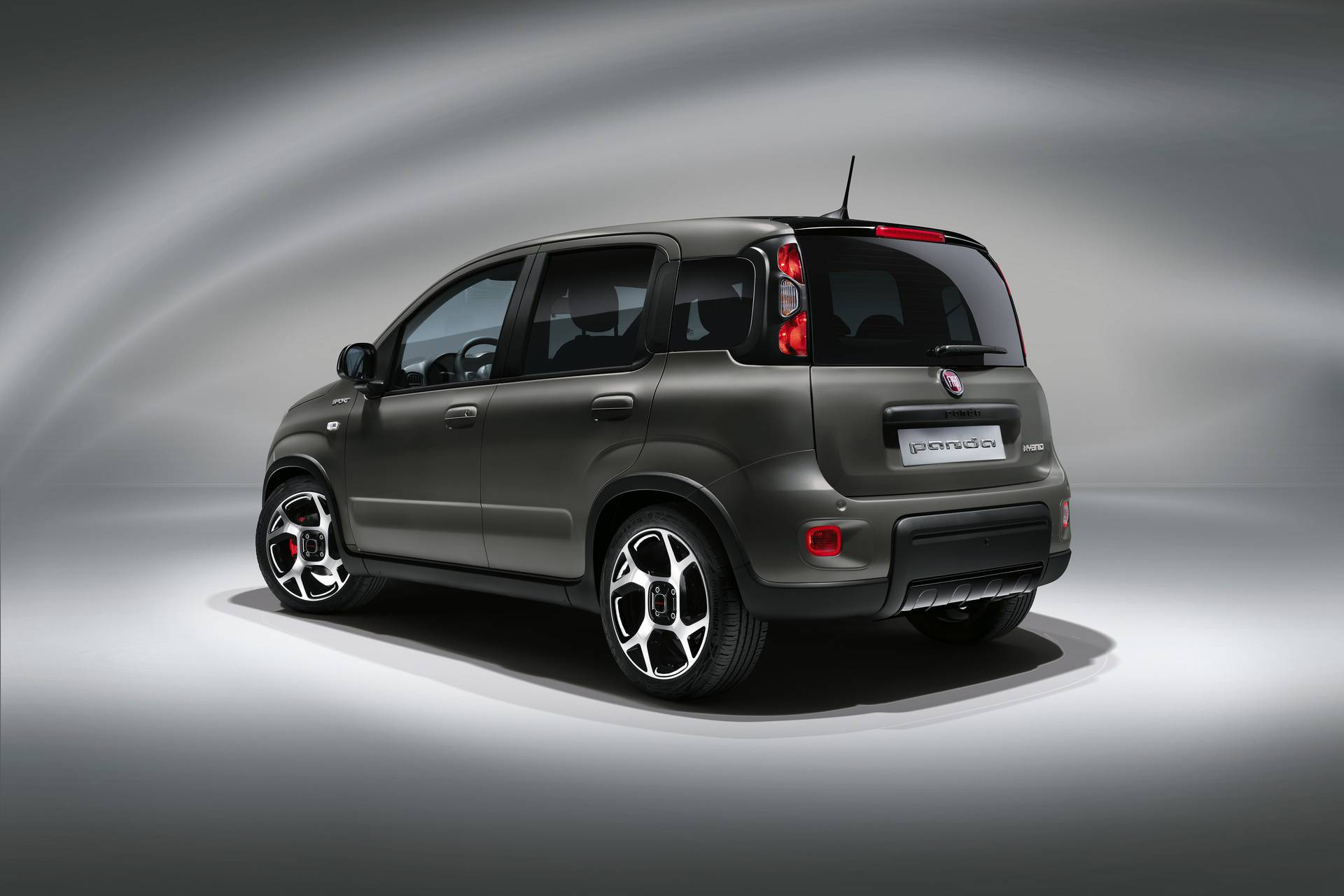 Neuništivi mali Fiat Panda obnovljen za 40. rođendan