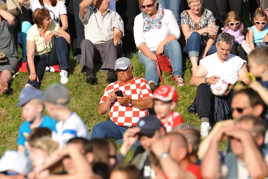 Međimurci uz 'vatrene': Čak 5 tisuća ljudi na prvom treningu