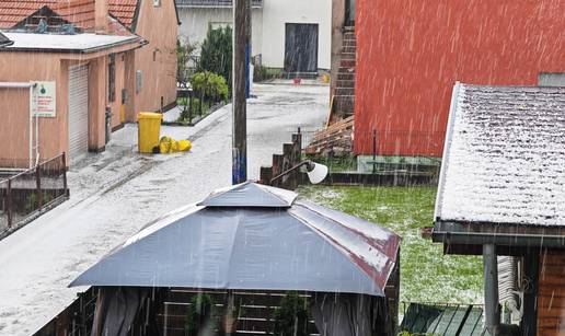&Zcaron;estoka tu&ccaron;a pogodila Zagreb! Sve je bijelo! Pogledajte fotke