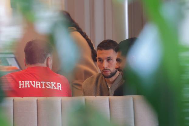 Zagreb: Okupljanje hrvatske nogometne reprezentacije u hotelu Sheraton