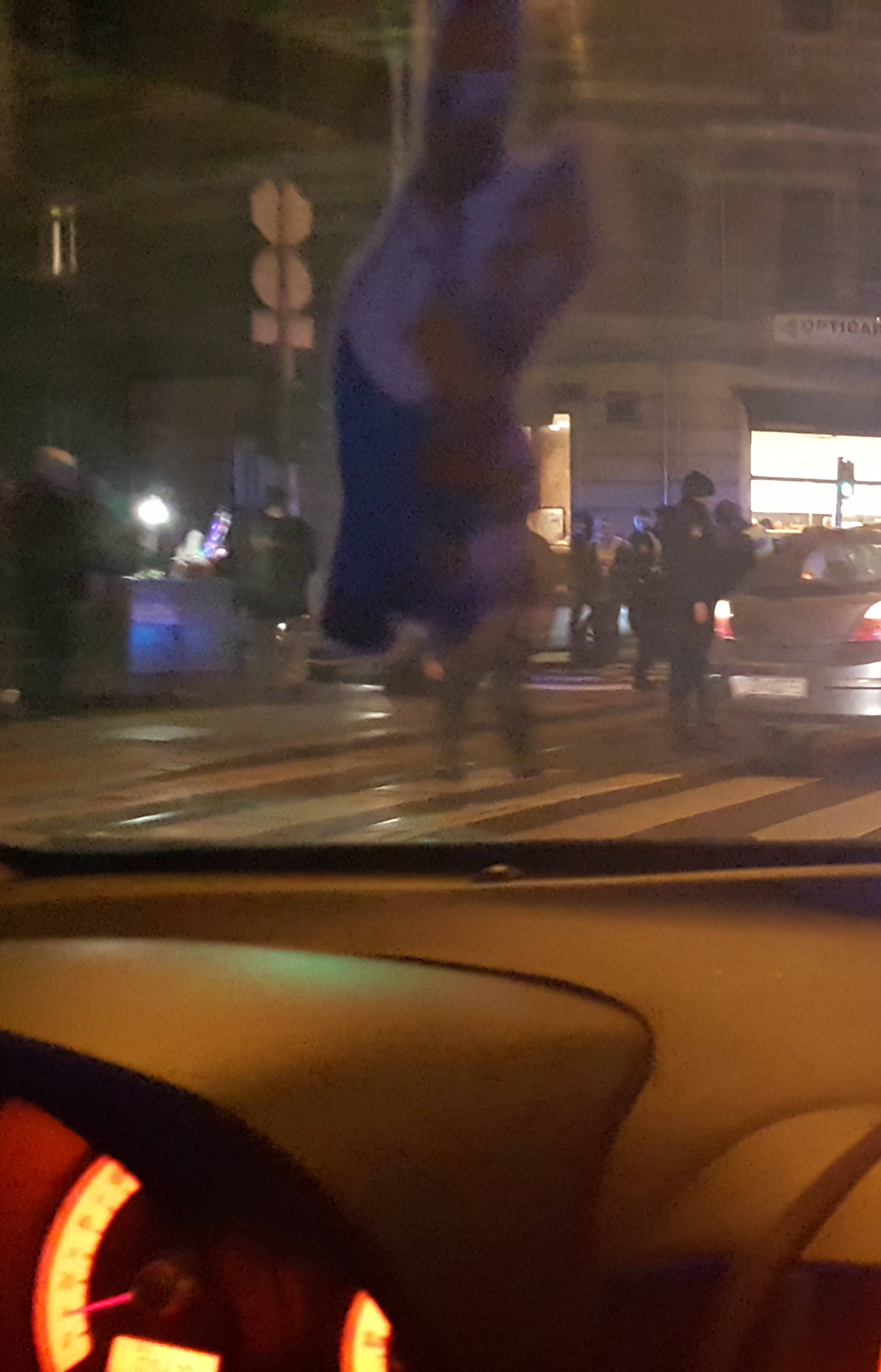 Nesreće u Zagrebu: U jednom sudaru smrskan policijski auto