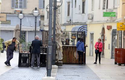 Vlasnik bara 'Three Monkeys' u Rijeci poručio HDZ-ovcima da ubuduće zaobilaze njegov kafić