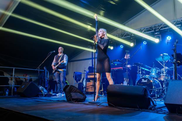 Žminj: Koncert Jelene Rozge za Valentinovo 