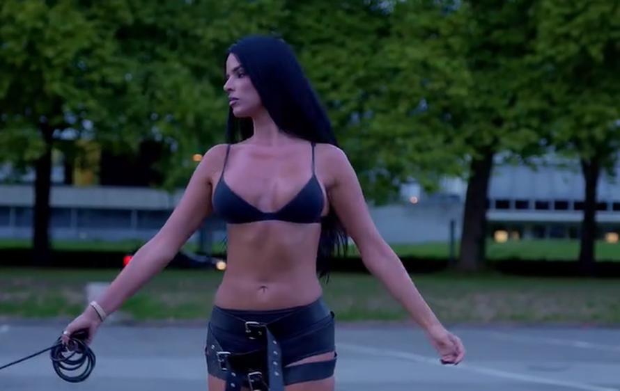 Ivana Knoll na nastupu u New Yorku pokazala tange, ugledala se na Severinu i Kim Kardashian