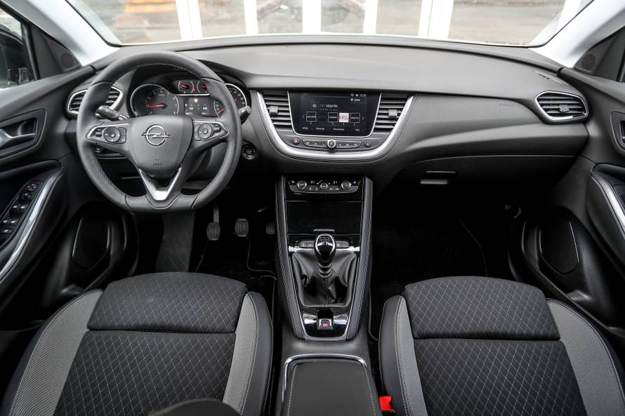 Uglađen i tih:  Grandland X nudi odličnu vrijednost za novac