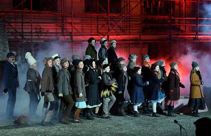 Vrlo emotivno: Opera djece iz Auschwitza rasplakala publiku