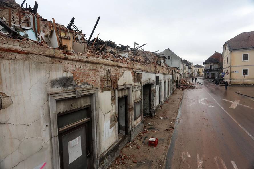 Petrinja: Razrušen centar grada