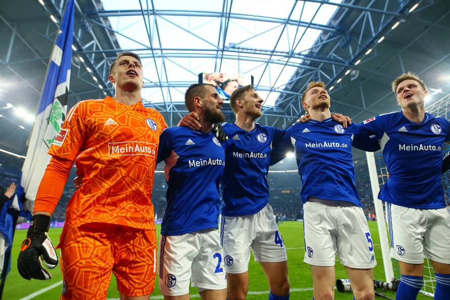 Bundesliga - Schalke 04 v Werder Bremen