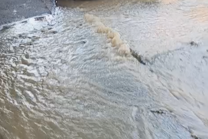 Pukla cijev u Dubravi