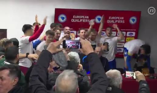 VIDEO Izbornik BiH poku&scaron;ao je odr&zcaron;ati presicu. Nastao je &scaron;ou
