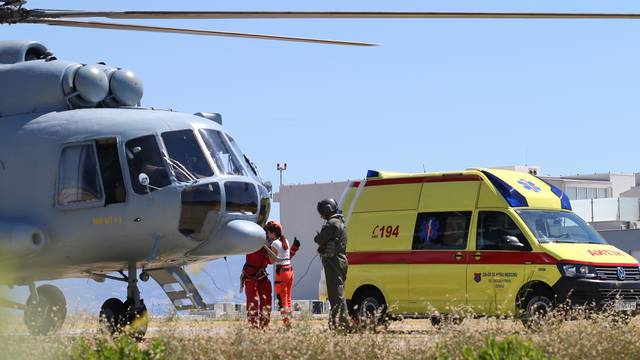 Na splitski helidrom uz pripadnike HGSS-a sletio helikopter koji je dovezao jednu osobu