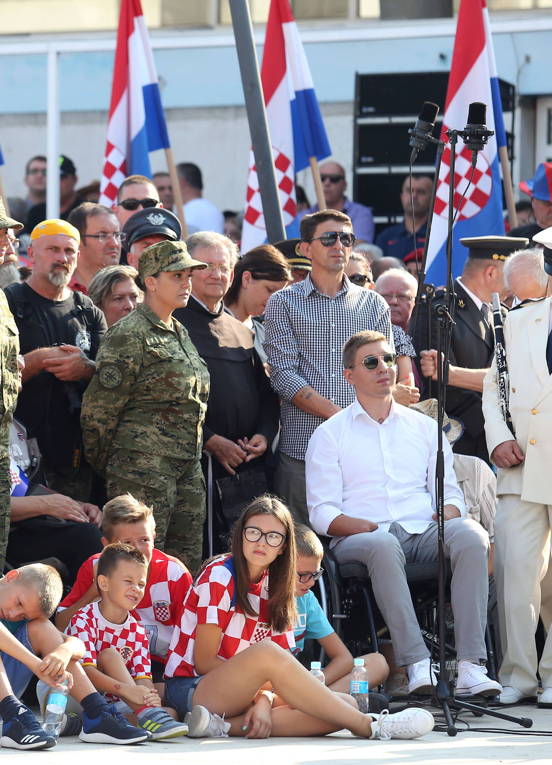 Knin: Prigodna obraÄanja duÅ¾nosnika i izaslanika na Trgu dr. Ante StarÄeviÄa