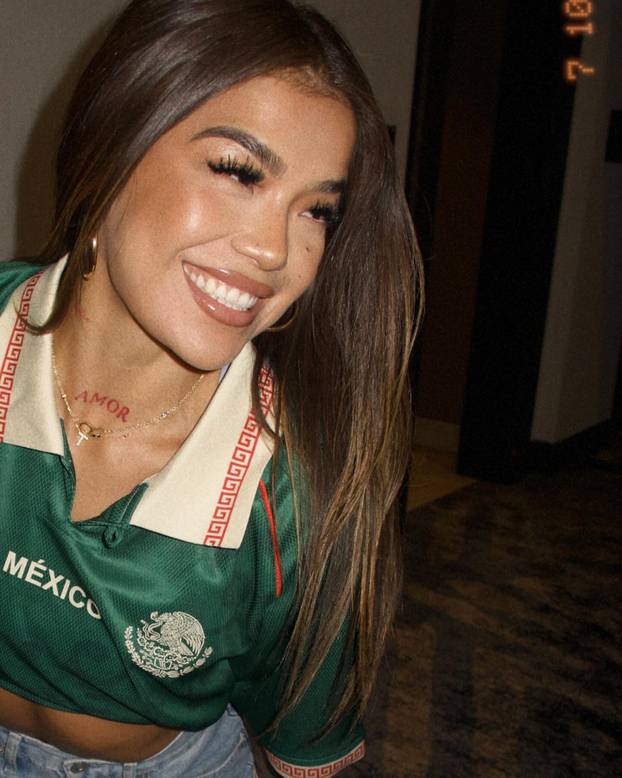 FOTO Atraktivna borkinja UFC-a i Playboyeva zečica snimile su kako se hrvaju. Fanovi u ekstazi