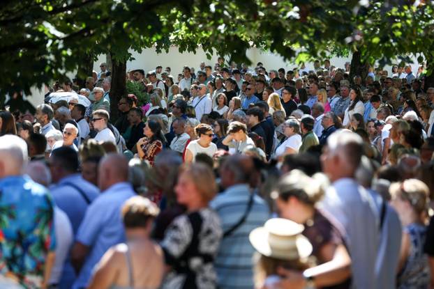 Zagreb: Na blagdan Velike Gospe zagrebački pomoćni biskup Marko Kovač predvodio svetu misu