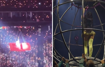 Nakon Beyonce i Katy Perry ima problem s tehnikom: Skoro je ispala iz viseće metalne kugle