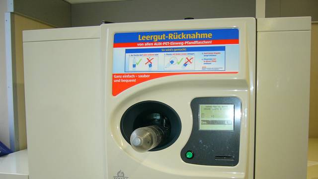 'Prepravio' automat za povrat boca i zaradio čak 47.000 eura