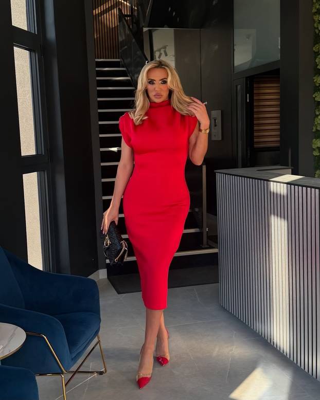 FOTO Fitness trenericu iz BiH svi znaju kao Anny Chanel: 'Svom radniku poklonila sam stan!'